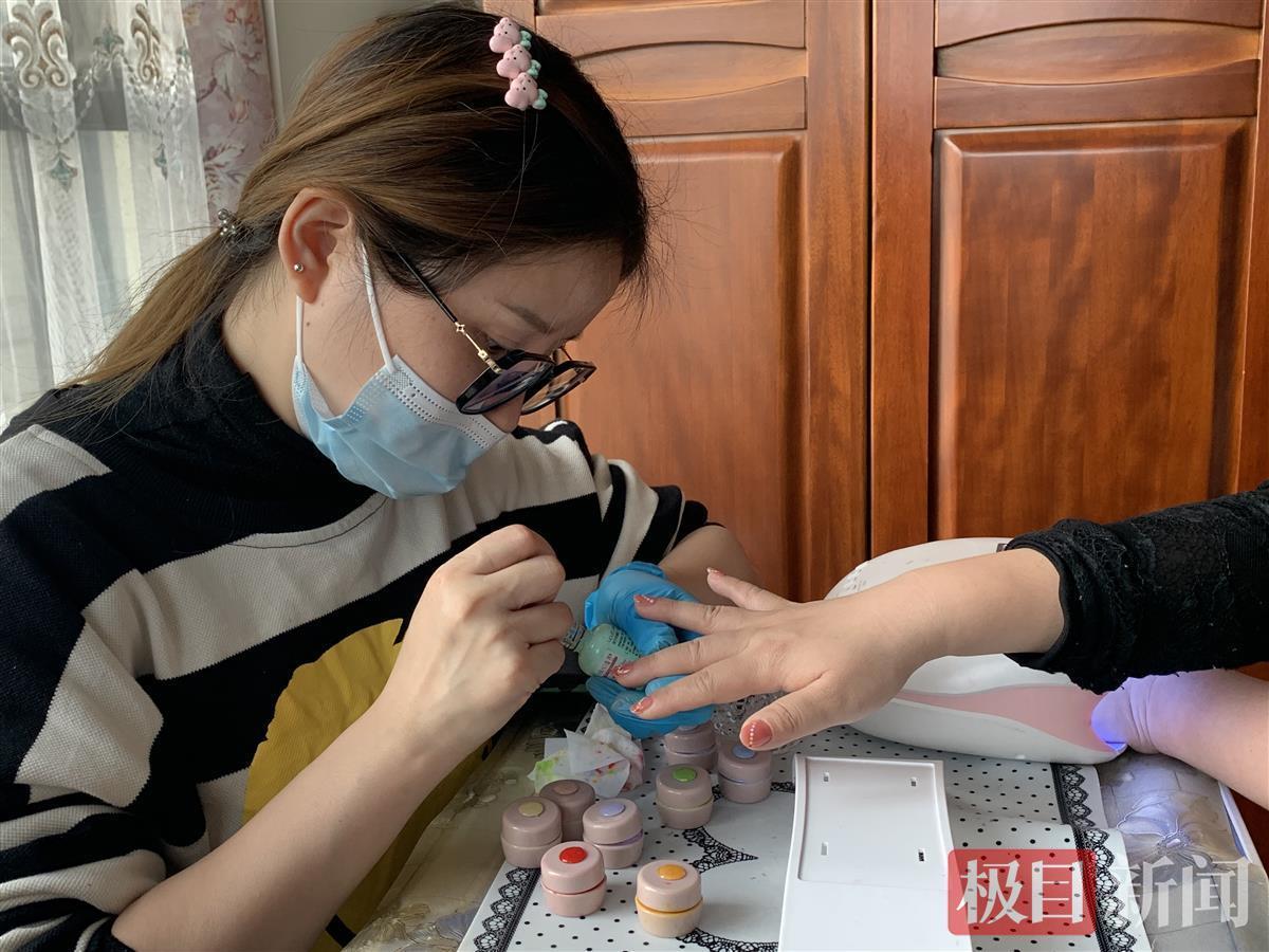 江城消费市场兴起上门美业,美甲师旺季可月入过万